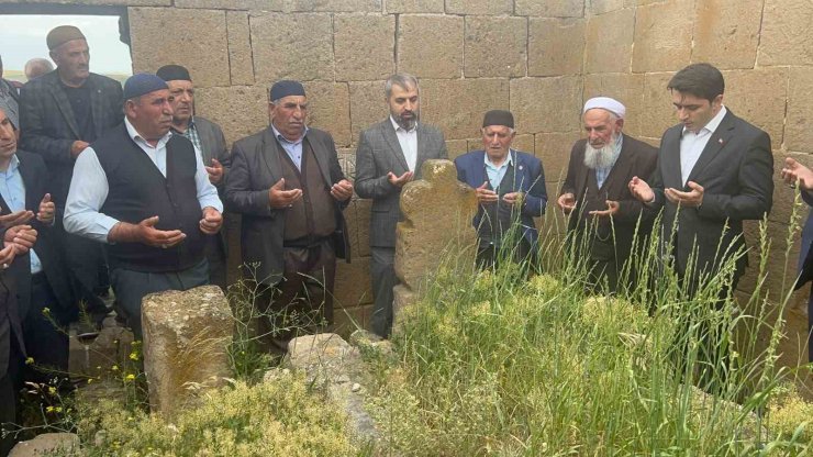 Tekman Kaymakamı Demirkol’dan Şeyh Süleyman Efendi Türbesi’ne ziyaret
