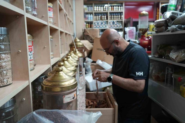 Yaz sıcaklarında serinleten bitki çaylarına ilgi arttı