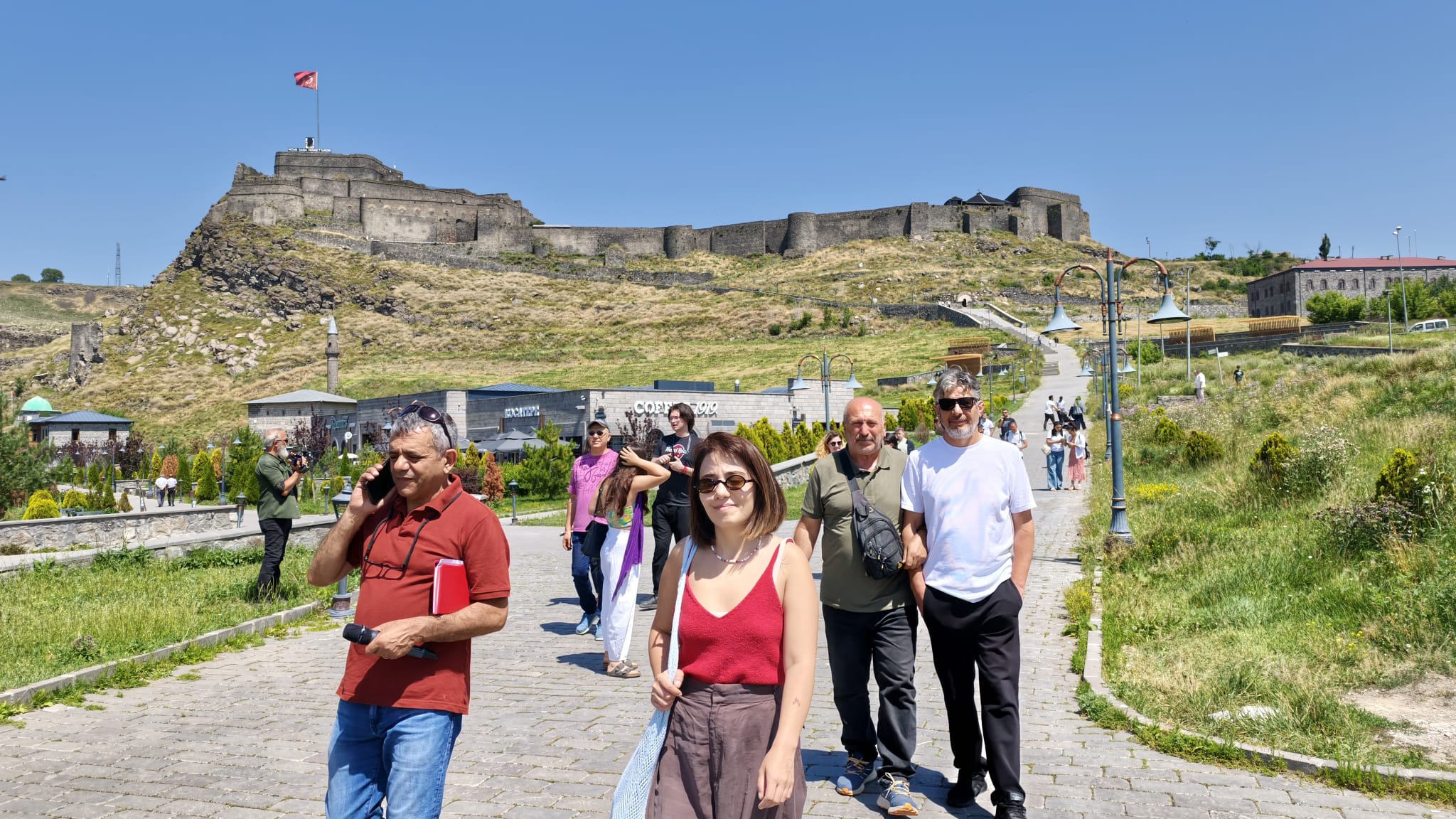 24ddd73a-66ad-4ba5-be40-9e7ea57845ab.jpg