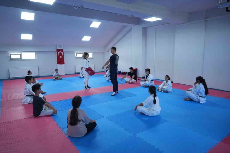 Yaz Spor Okulları’nda taekwondoya yoğun ilgi