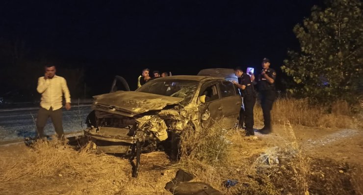 Tır ile iki otomobil çarpıştı: 7 yaralı