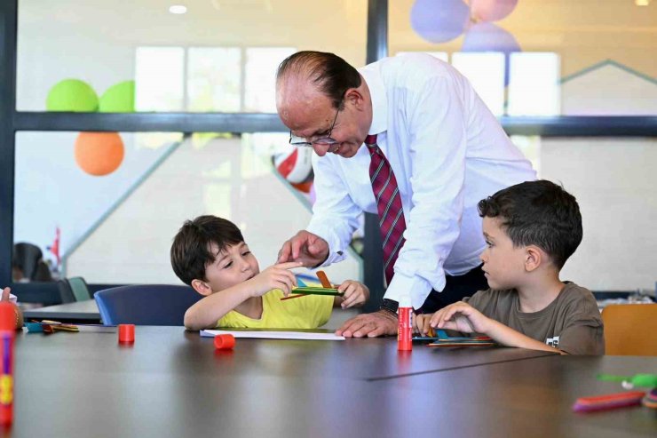 Başkan Geçit, geleceğin bilim adamlarıyla buluştu