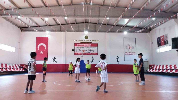 GSB spor okulları Sivrice’de eğitimlerine devam ediyor