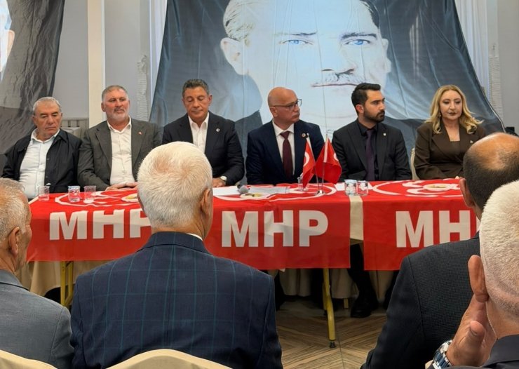 MHP Sarıkamış İlçe Kongresi’nde Tarık Bilgin güven tazeledi