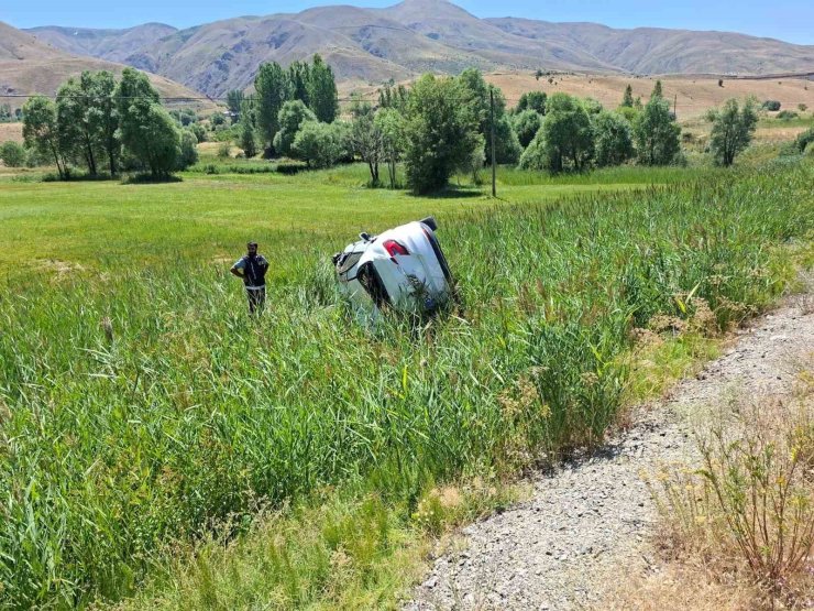 Bingöl’de otomobil takla attı: 4 yaralı