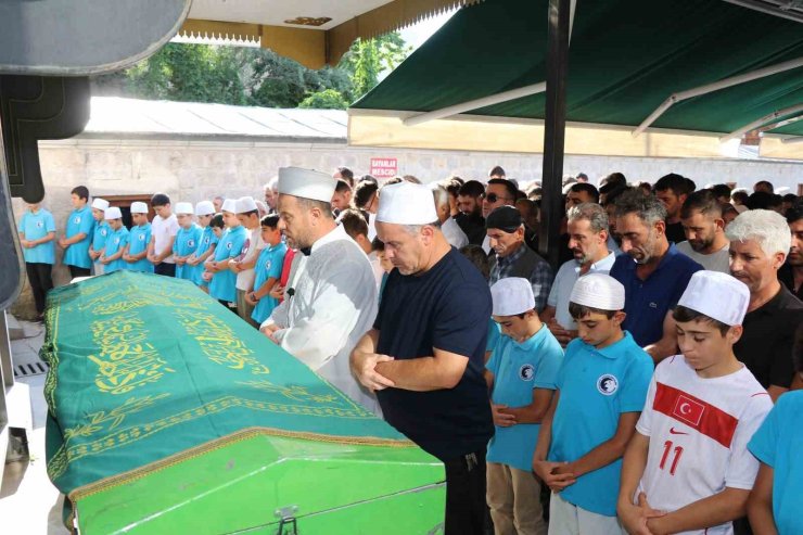 Dere yatağında oluşan gölet Ertuğrul’un mezar oldu