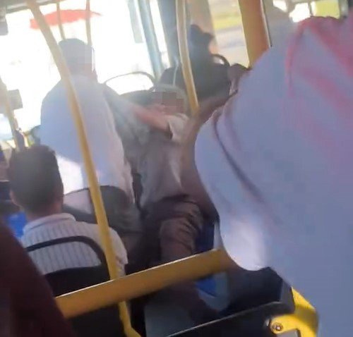 Malatya’da 2 yaşlının yolcu otobüsündeki ilginç kavgası kamerada