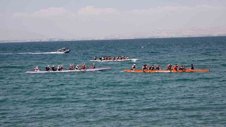 Van’da düzenlenen 12. Su Sporları Festivali coşkuyla sona erdi