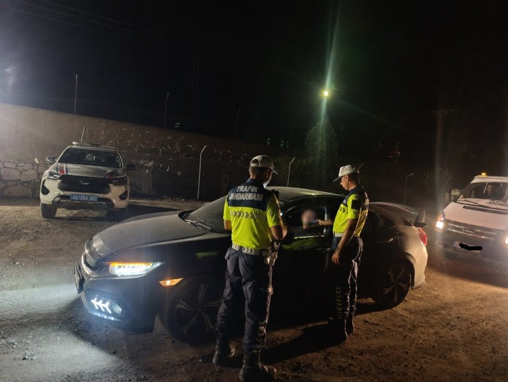 Diyadin’de trafik denetimlerinde 28 araca 260 bin 750 lira ceza