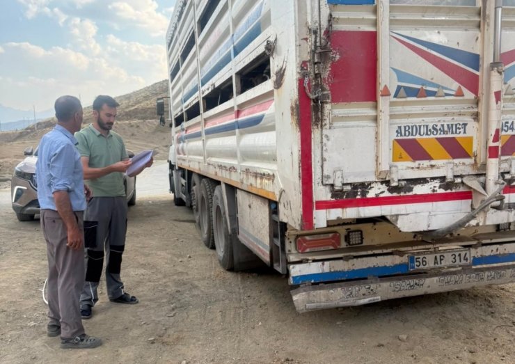 Yüksekova’da hayvan sağlığı için yol kontrolleri sürüyor