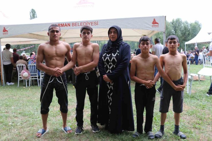 Karakucak meydanından 4 evlat ve bir anne yüreği