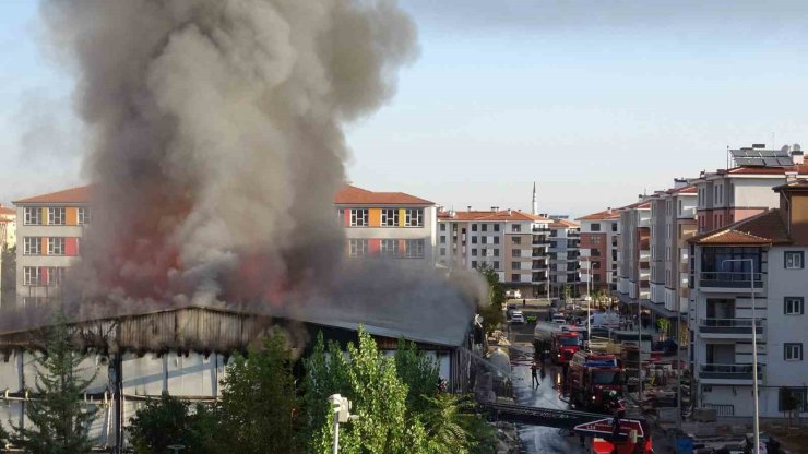 Malatya’da işçilerin kaldığı yatakhane yandı