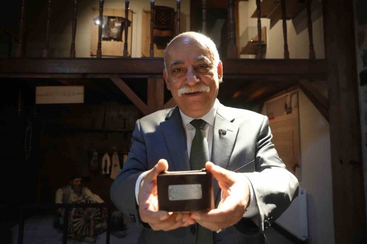 İlk kumbarasıyla başlayan koleksiyon tutkusu 65 yaşında sergiye dönüştü