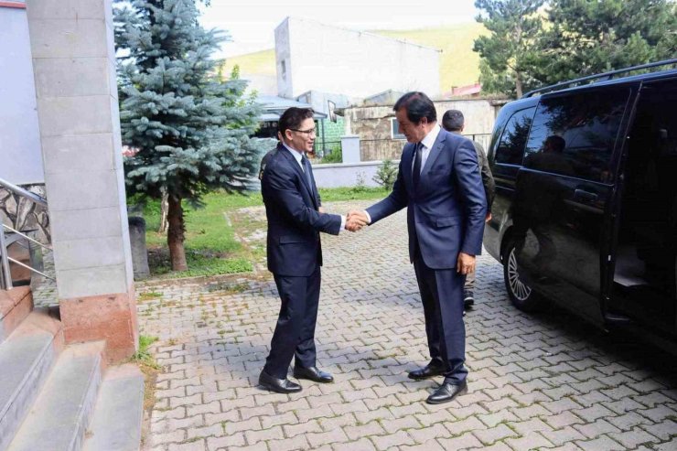 Rektör Emiroğlu’ndan Kaymakam Sakızcı’ya hayırlı olsun ziyareti