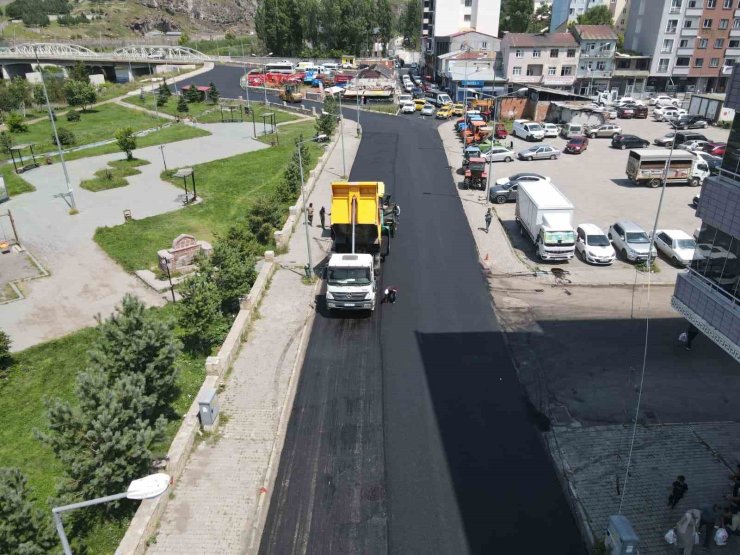 Belediye ekiplerinin asfalt çalışmaları drone ile havadan görüntülendi