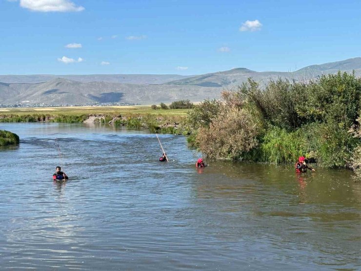 Kura Nehri’nde kaybolan Çoban’dan acı haber: Cansız bedeni 5 metre ileride bulundu