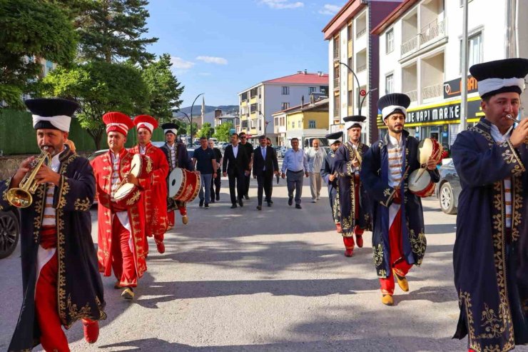Refahiye’de 19. Bal Festivali coşkusu
