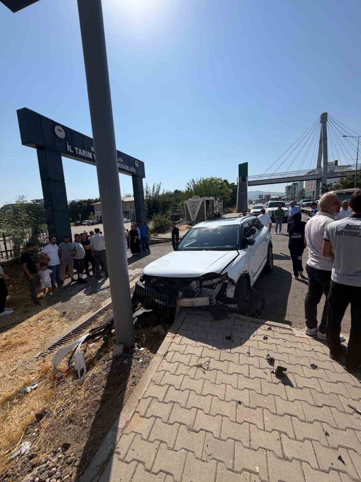 Bingöl’de trafik kazası: 4 yaralı