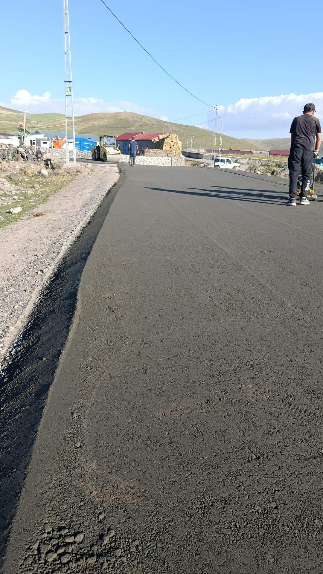 hqvfmuyxiaavd53.jpg