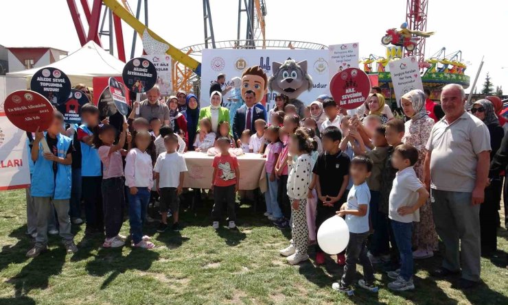 Koruyucu aileler ve çocuklar festivalde buluştu