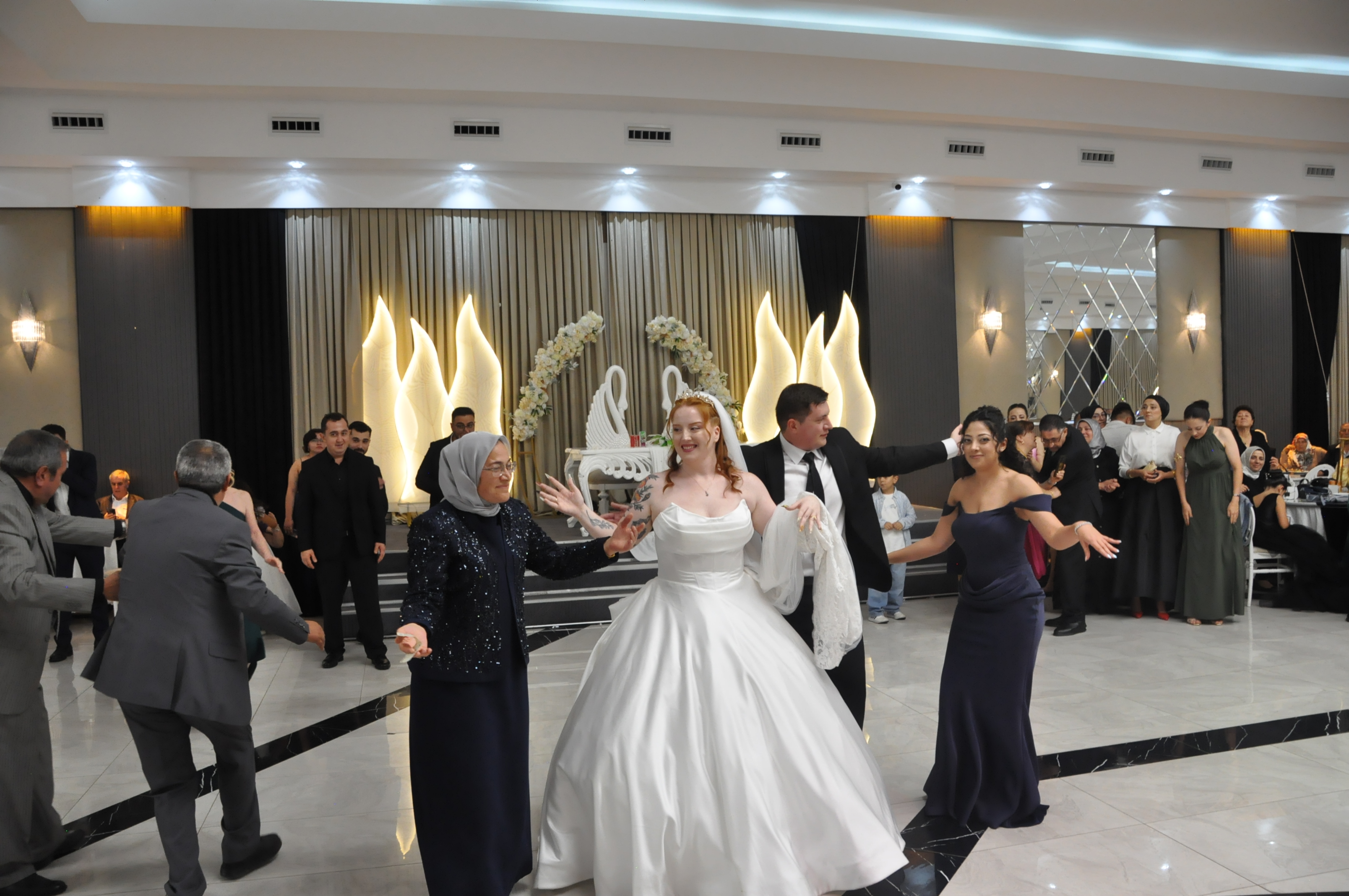 las-vegastan-kars-vegasa-gelin-geldi-9.jpg