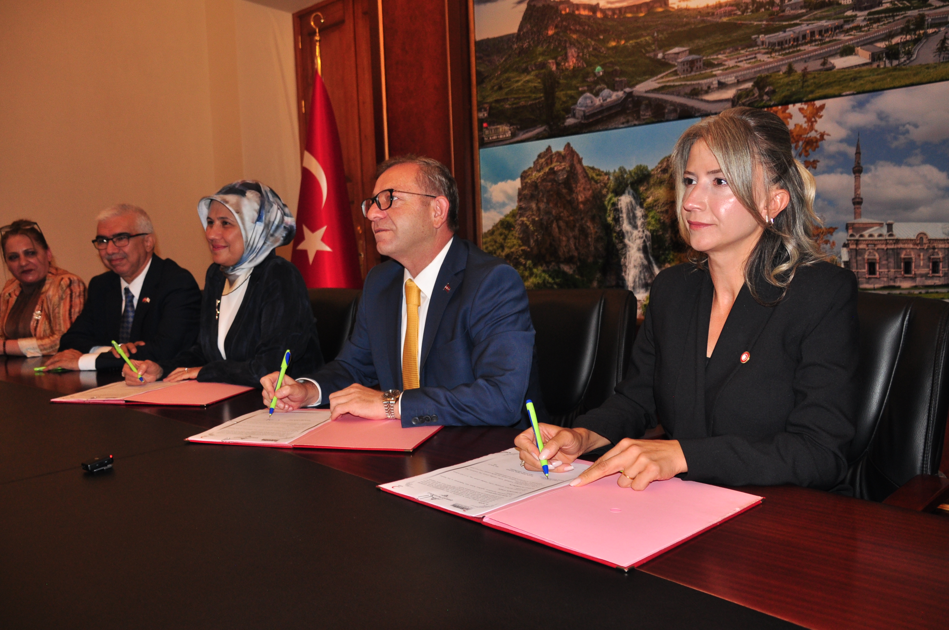kars-asevi-icin-isbirligi-protokolu-imzalandi-sicak-yemekler-evlerde-teslim-edilecek-3.jpg