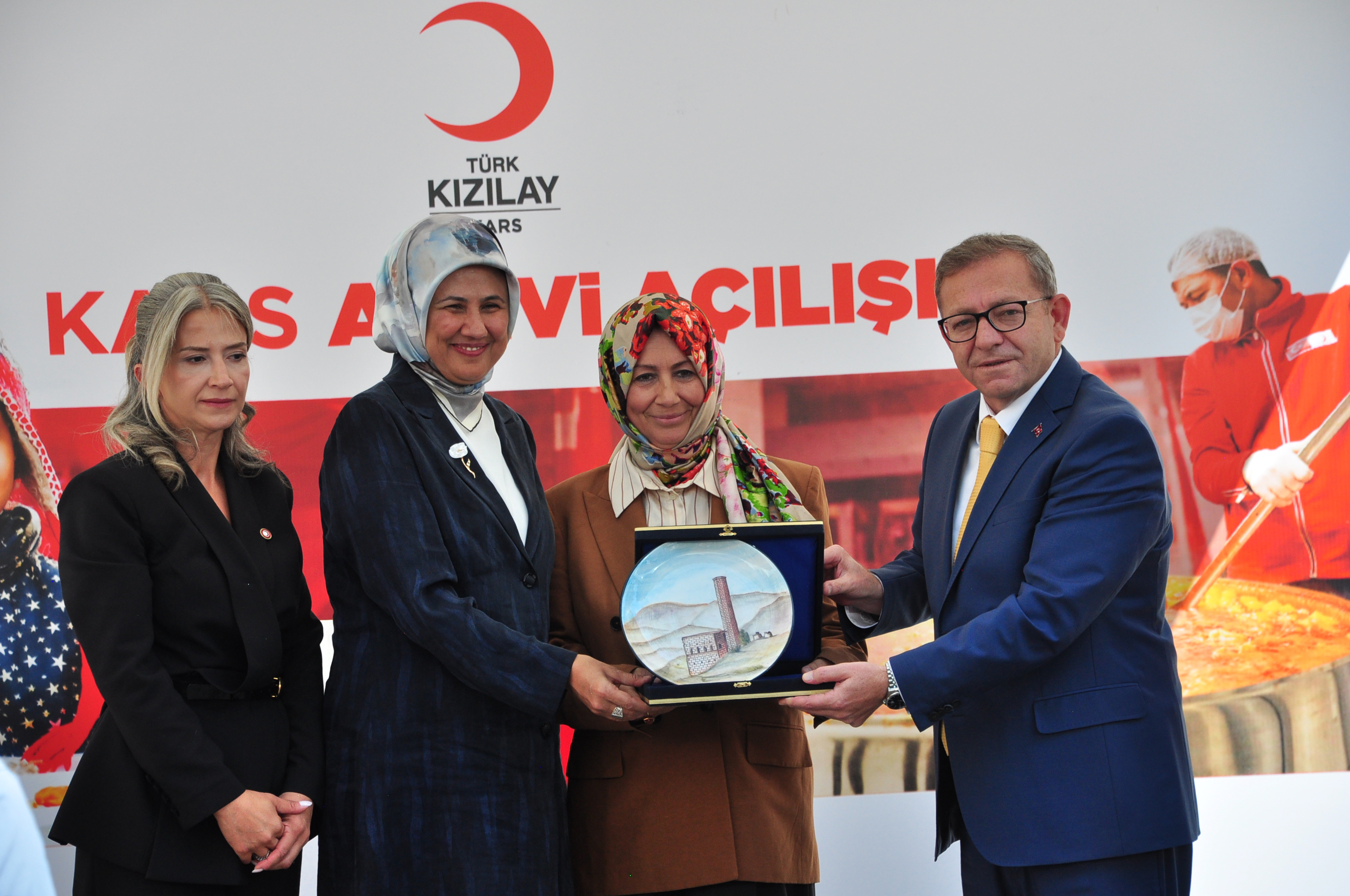turk-kizilayin-kars-asevi-hizmete-acildi-12.jpg