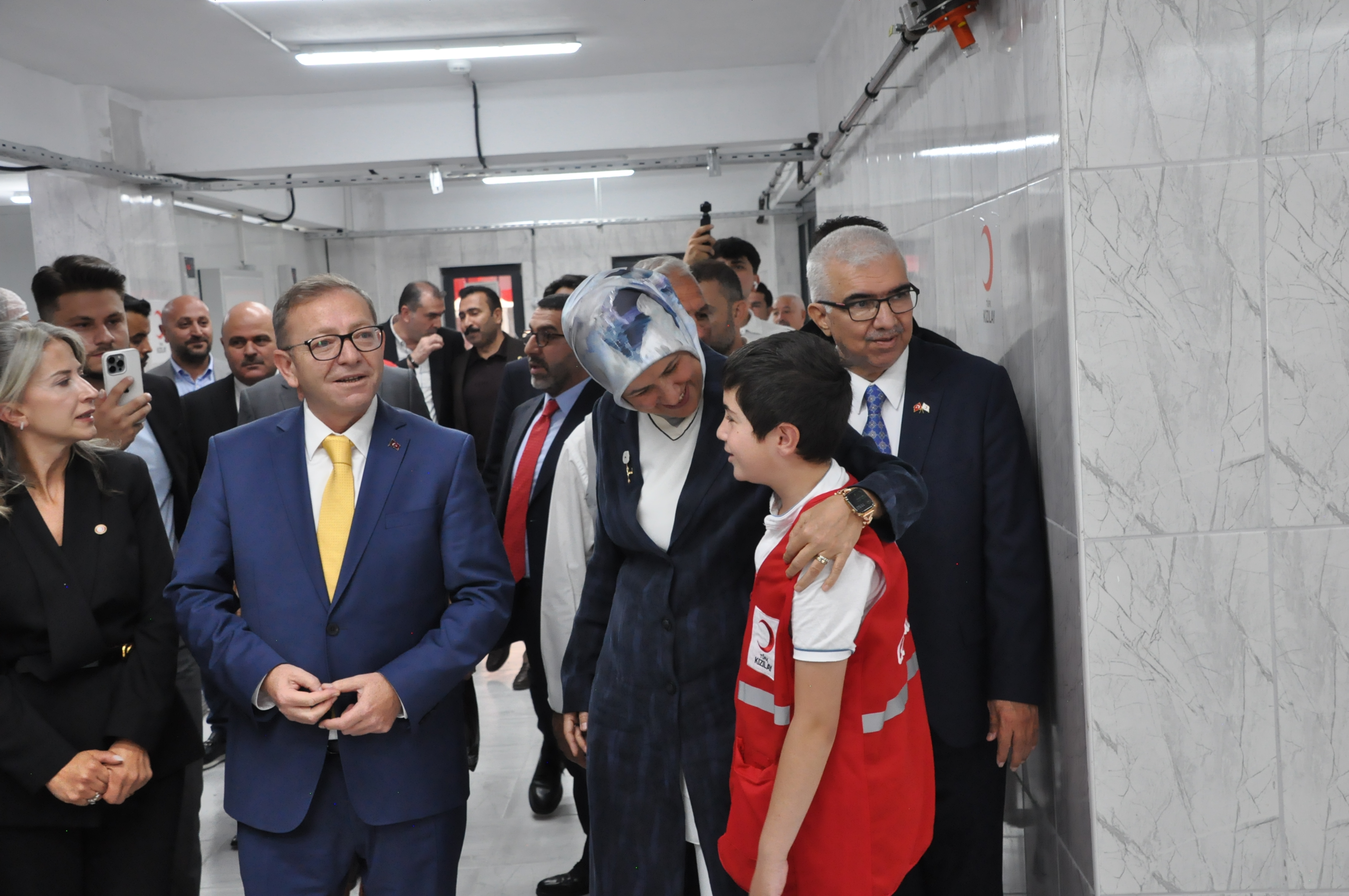 turk-kizilayin-kars-asevi-hizmete-acildi-18.jpg