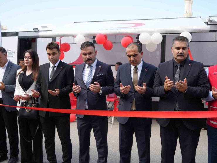 Iğdır’a hayırseverlerin desteğiyle kalıcı Kızılay kan bağışı aracı kazandırıldı