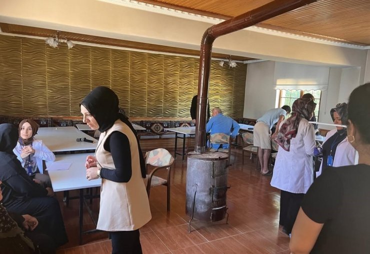 Sağlık ekipleri köy köy geziyor: Erzincan’da vatandaşlara sağlıklı yaşam bilgilendirmesi
