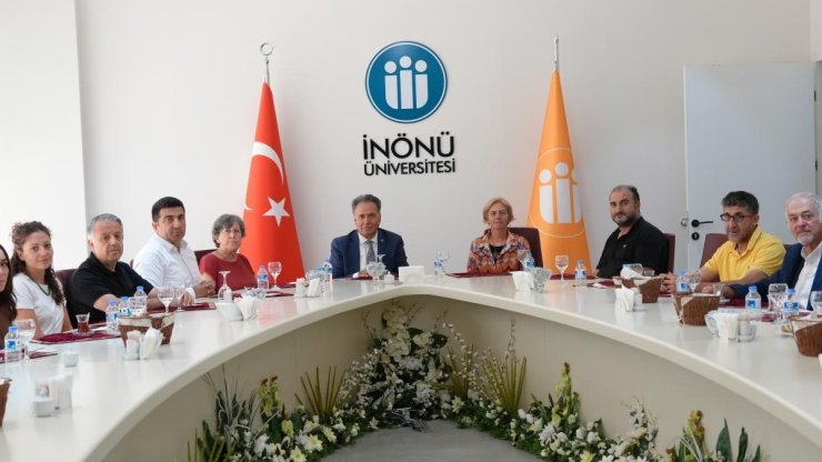 Arslantepe kazı heyeti Rektör Akpolat’ın konuğu oldu