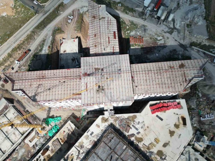 Cumhurbaşkanı Erdoğan’ın sağlık yatırımı Kars’ta yükseliyor: 500 yataklı Bölge Hastanesi gün sayıyor