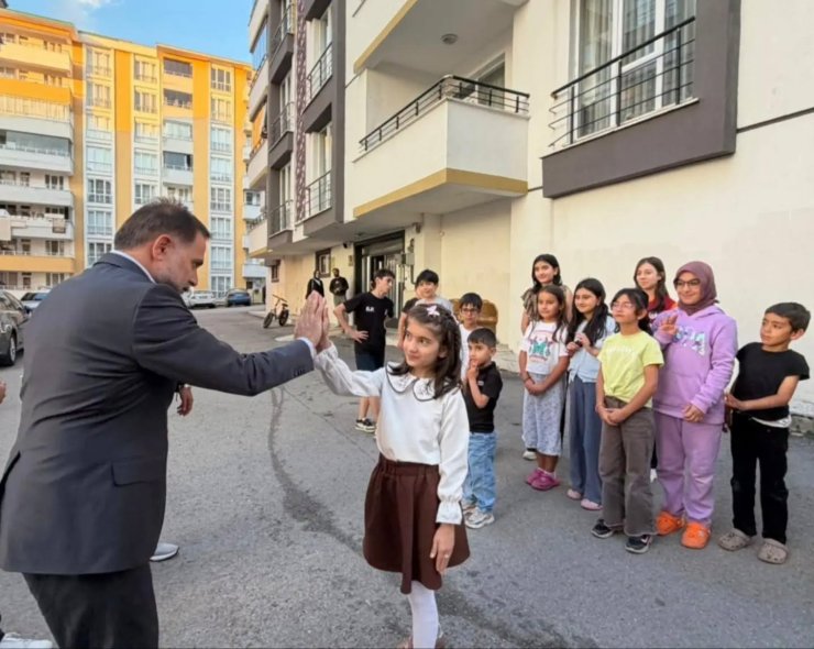 Başkan Uçar, Hilalkent’te çalışmaları inceledi, vatandaşları dinledi