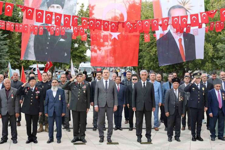 Ağrı’da Gaziler Günü dolayısıyla tören düzenlendi