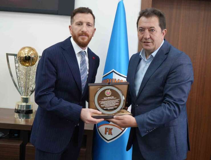 DAGC’den Erzurumspor Başkanı Ahmet Dal’a başarı plaketi