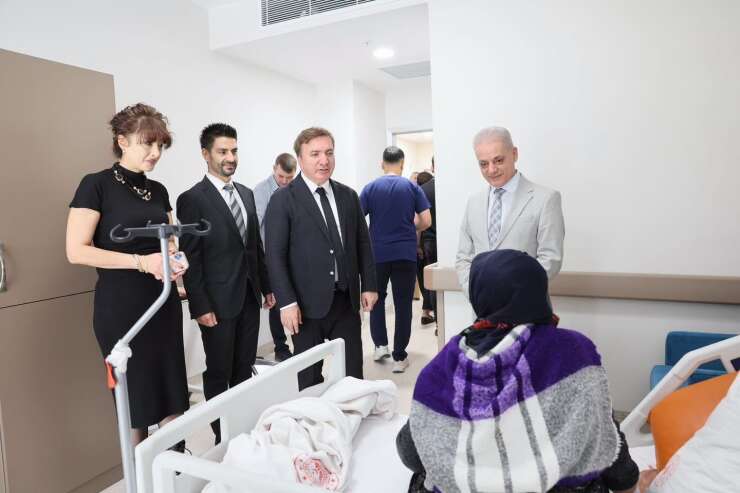 Vali Aydoğdu, hastanede tedavi gören hastaları ziyaret etti
