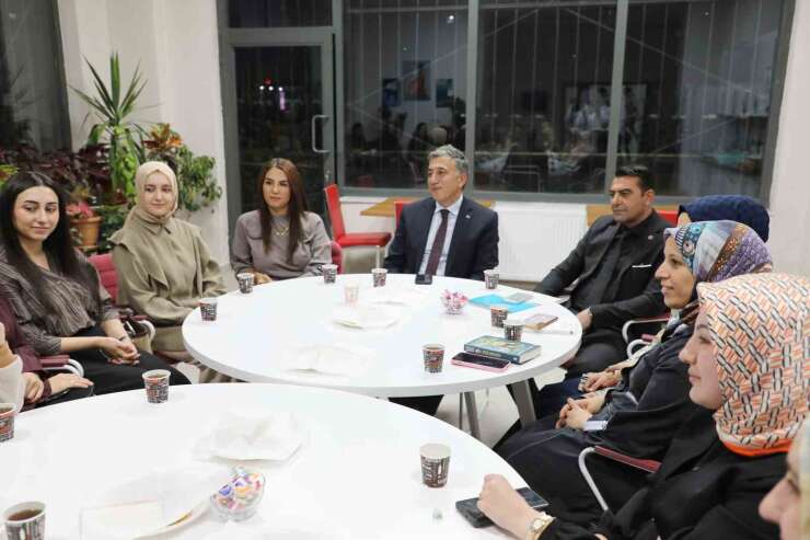 Maarif’in Kalbinde Kitap Sohbetleri’nin ilk buluşması Ağrı’da yapıldı