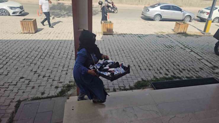 Elazığ’da dilenci operasyonu: Seyyar satıcı kılığına girerek kaçmaya çalıştı