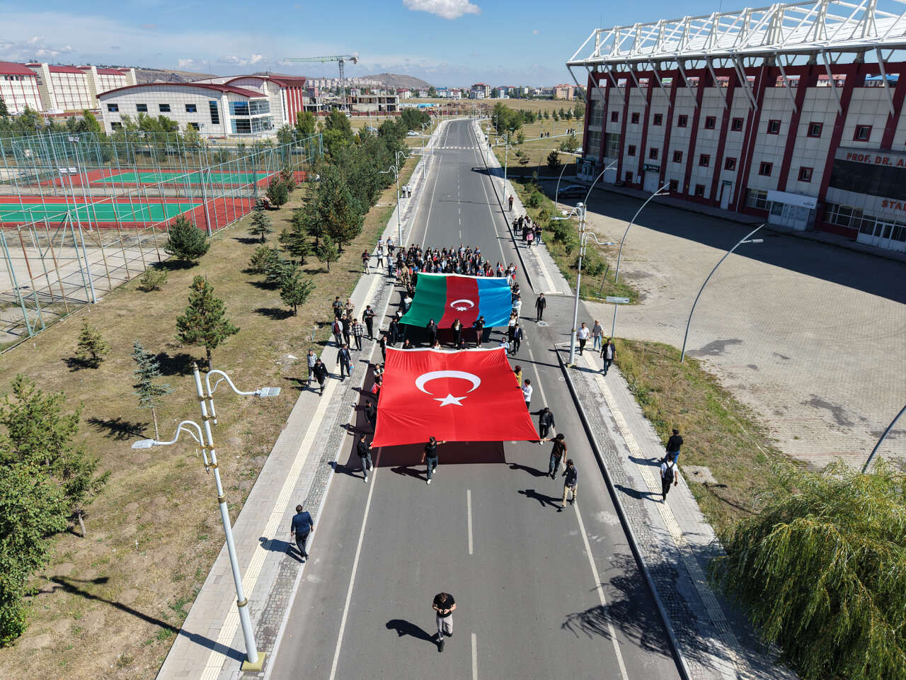 karabag-sehitleri-icin-iki-devlet-tek-yurek-yuruyusu-1