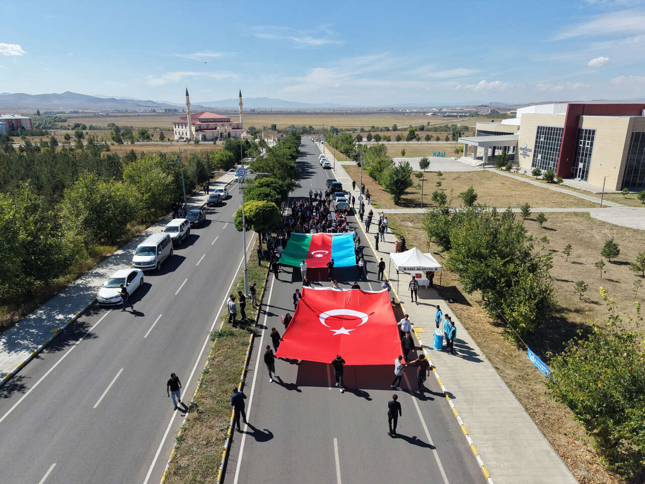 karabag-sehitleri-icin-iki-devlet-tek-yurek-yuruyusu-3