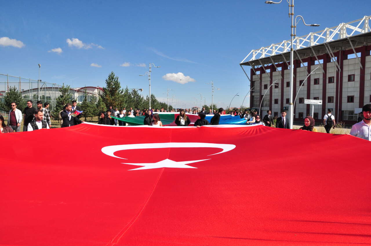 karabag-sehitleri-icin-iki-devlet-tek-yurek-yuruyusu-7