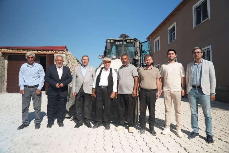 Darende’de Gönlüce Mezrası’na kilit parke