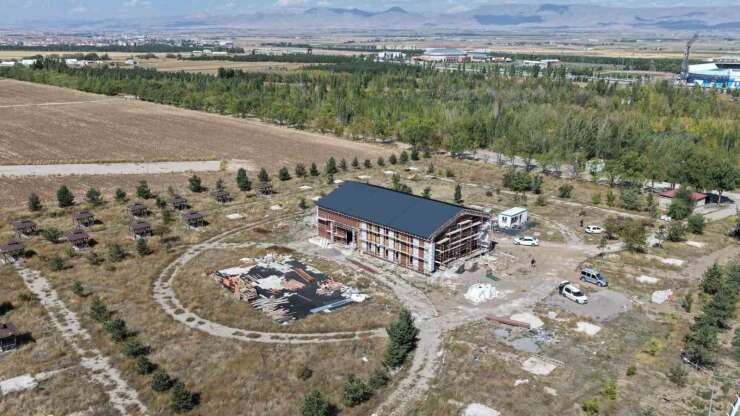 Atatürk üniversitesi kampüsünde yükselen millî teknoloji atölyesinde sona gelindi
