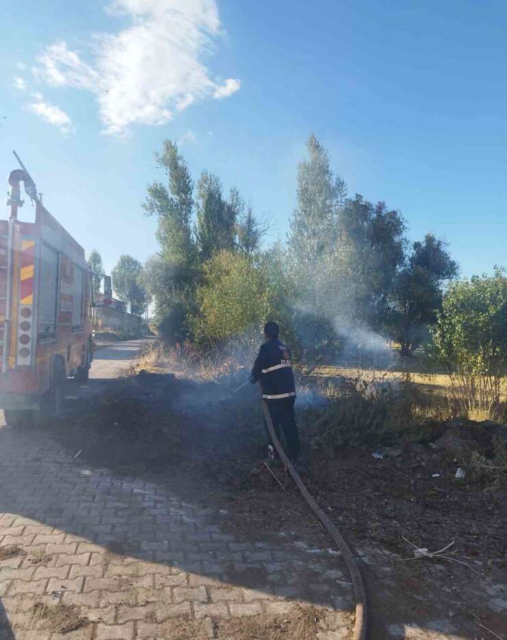 Van’da örtü yangını