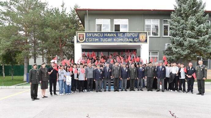 Erzincan Fen Lisesi öğrencileri Mehmetçiklerle bir araya geldi