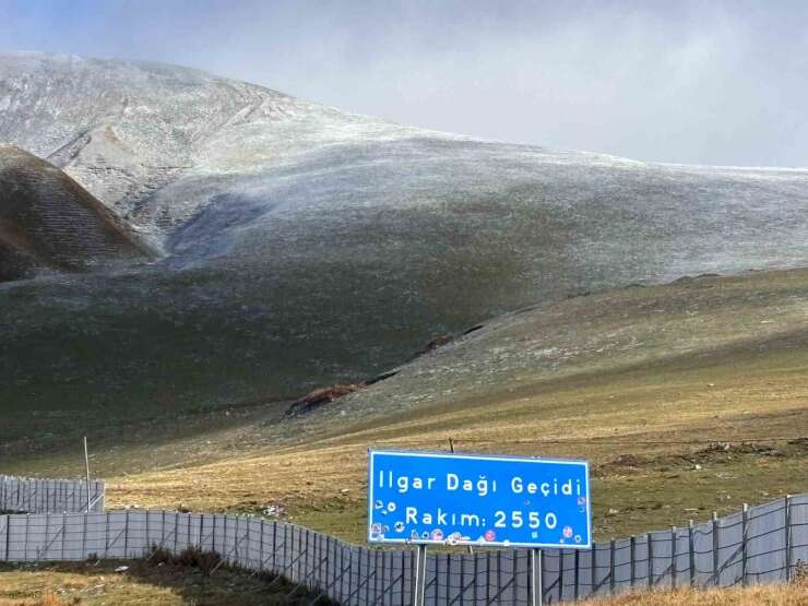 Ilgar Dağı’nda kar sürprizi: Tipi ulaşımı zorlaştırdı