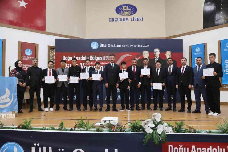 Ülkü Ocakları Doğu Anadolu bilgi yarışması finali Erzurum’da yapıldı