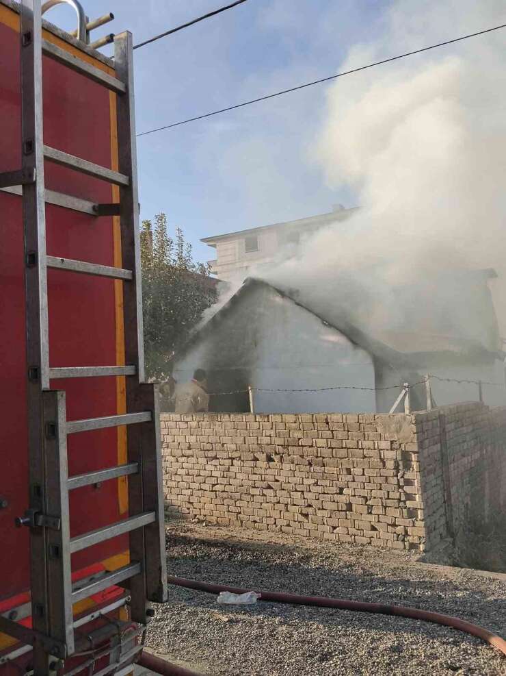 Bingöl’de odunluk yangını büyümeden söndürüldü