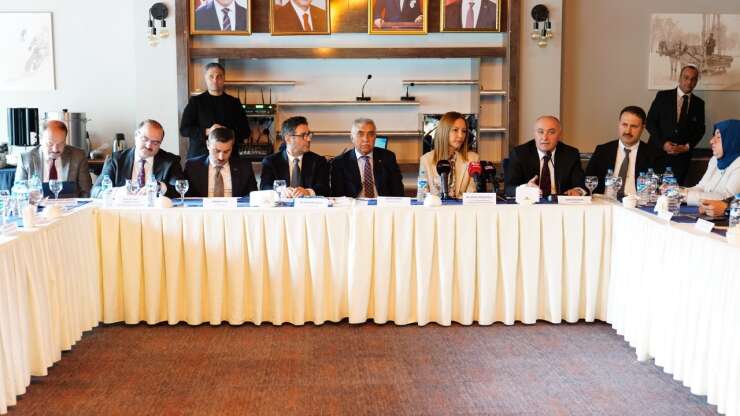 PEF 2026 hazırlıkları başladı: Başkan Özakalın Palandöken Ekonomi Forumu basın toplantısına katıldı