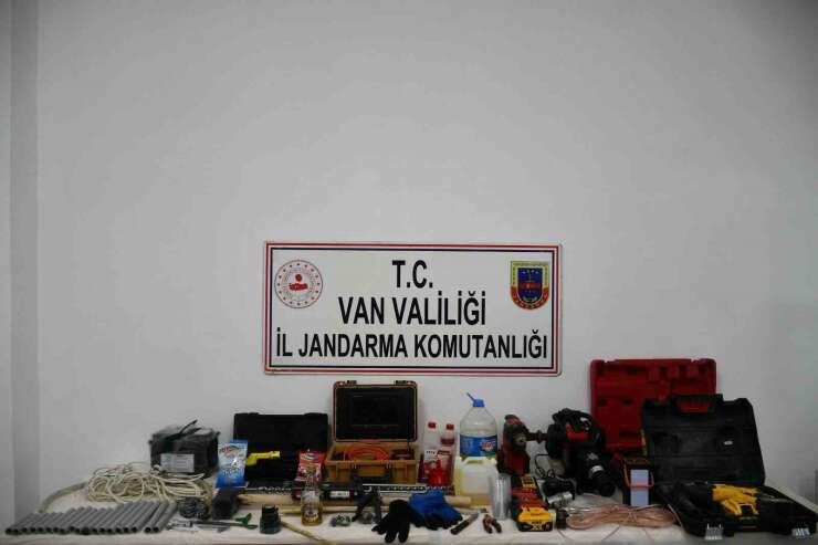 El yapımı patlayıcıyla kaya mezarda define arayanlara suçüstü